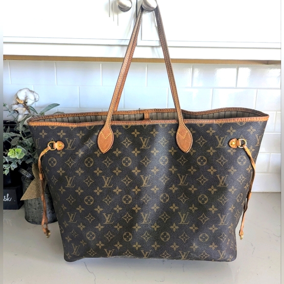 Louis Vuitton Handbags - Louis Vuitton Neverfull GM 🫶